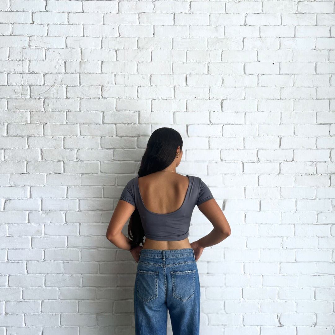CROPPED BACKLESS ROUND NECK