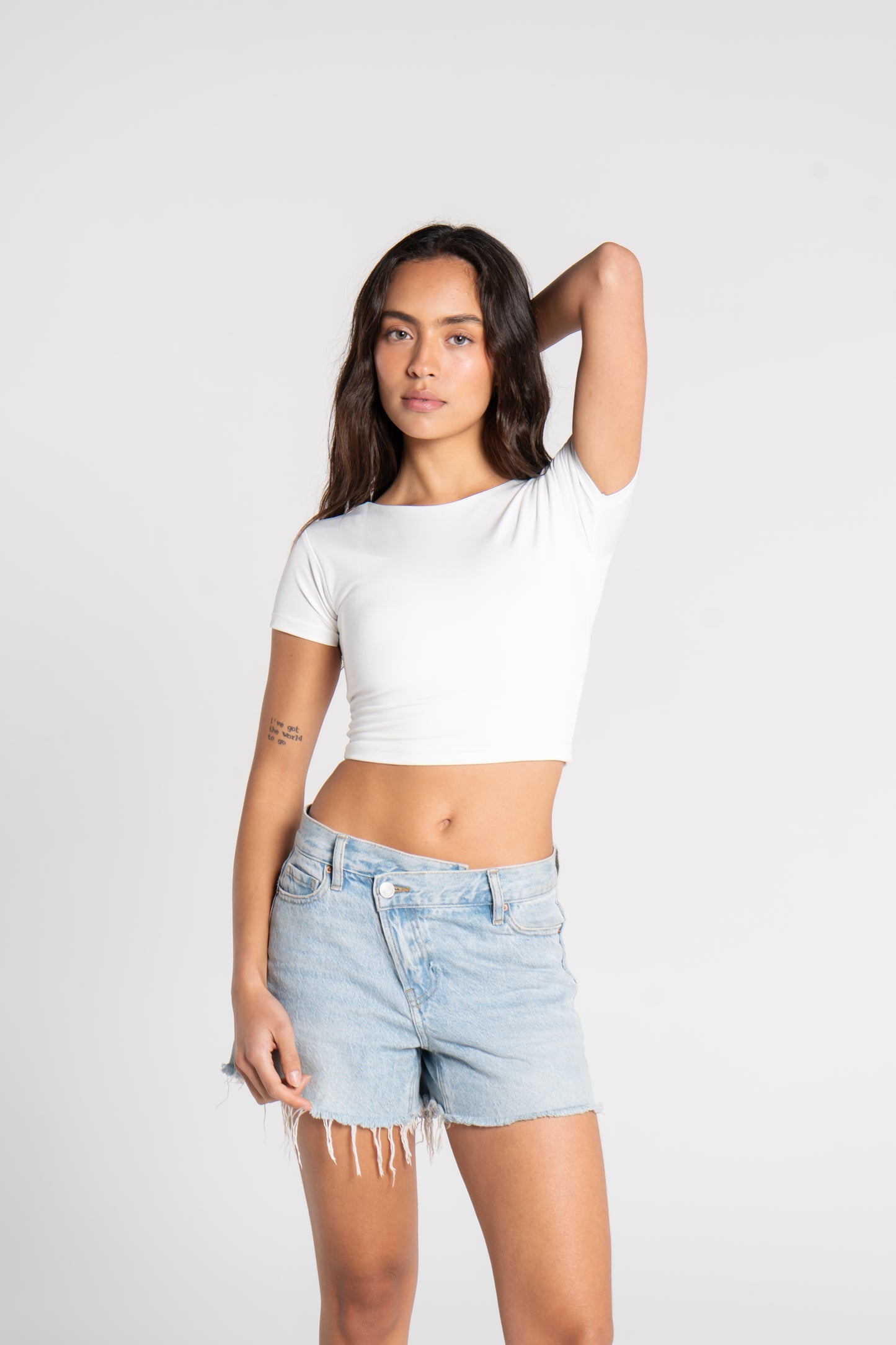CROPPED BACKLESS ROUND NECK