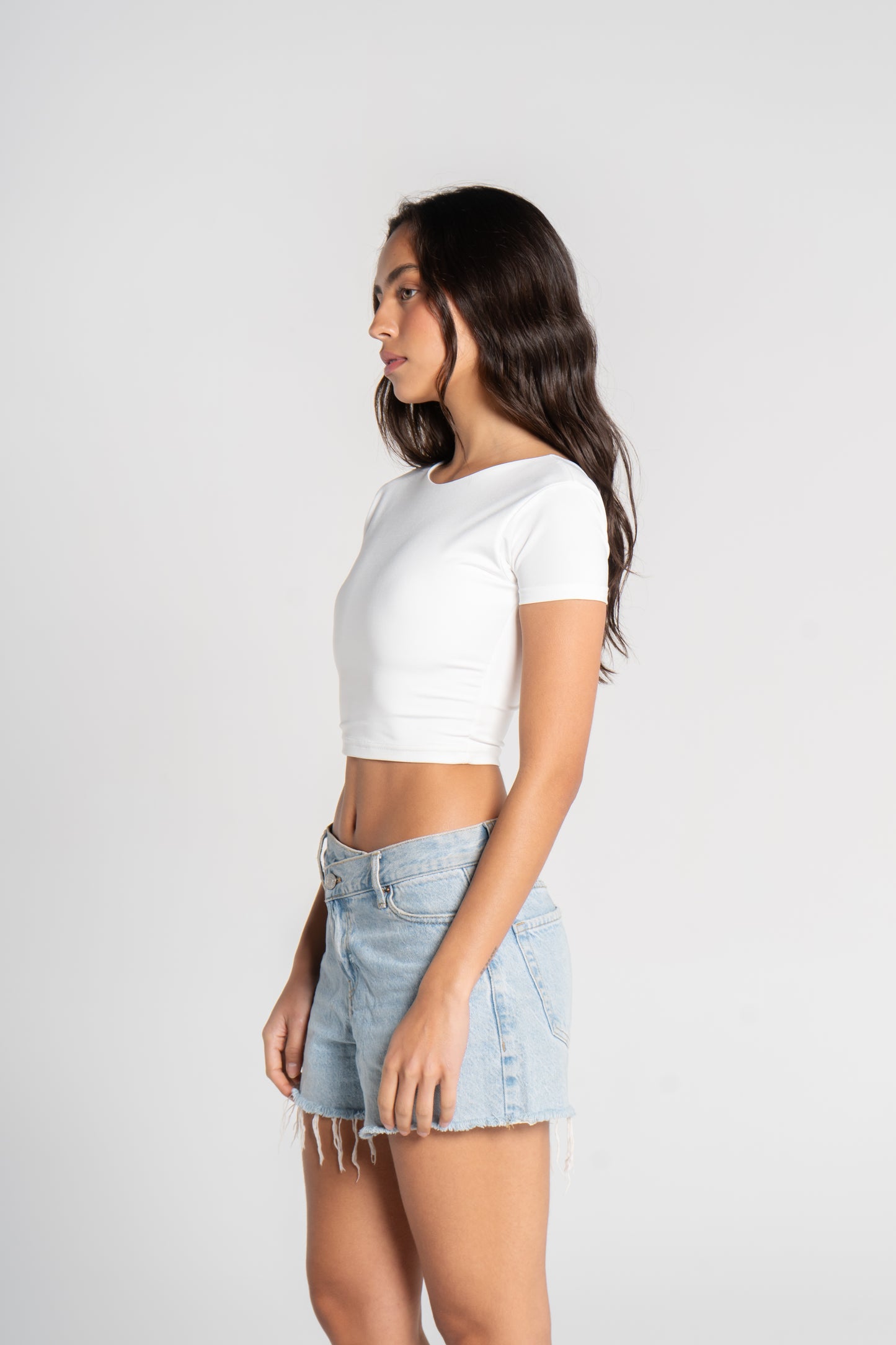 CROPPED BACKLESS ROUND NECK