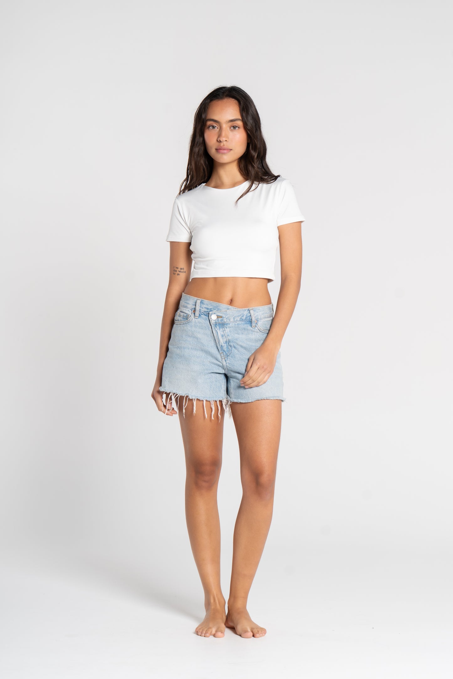 CROPPED ROUND NECK
