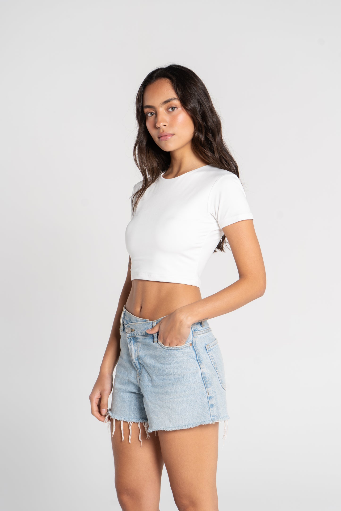 CROPPED ROUND NECK