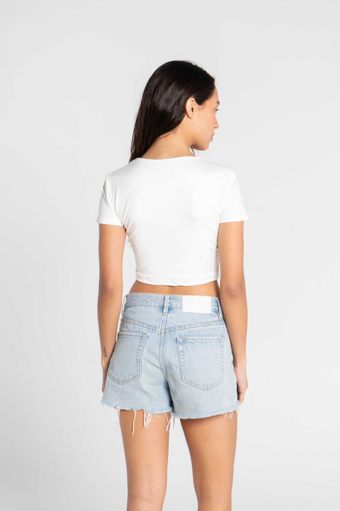 CROPPED ROUND NECK