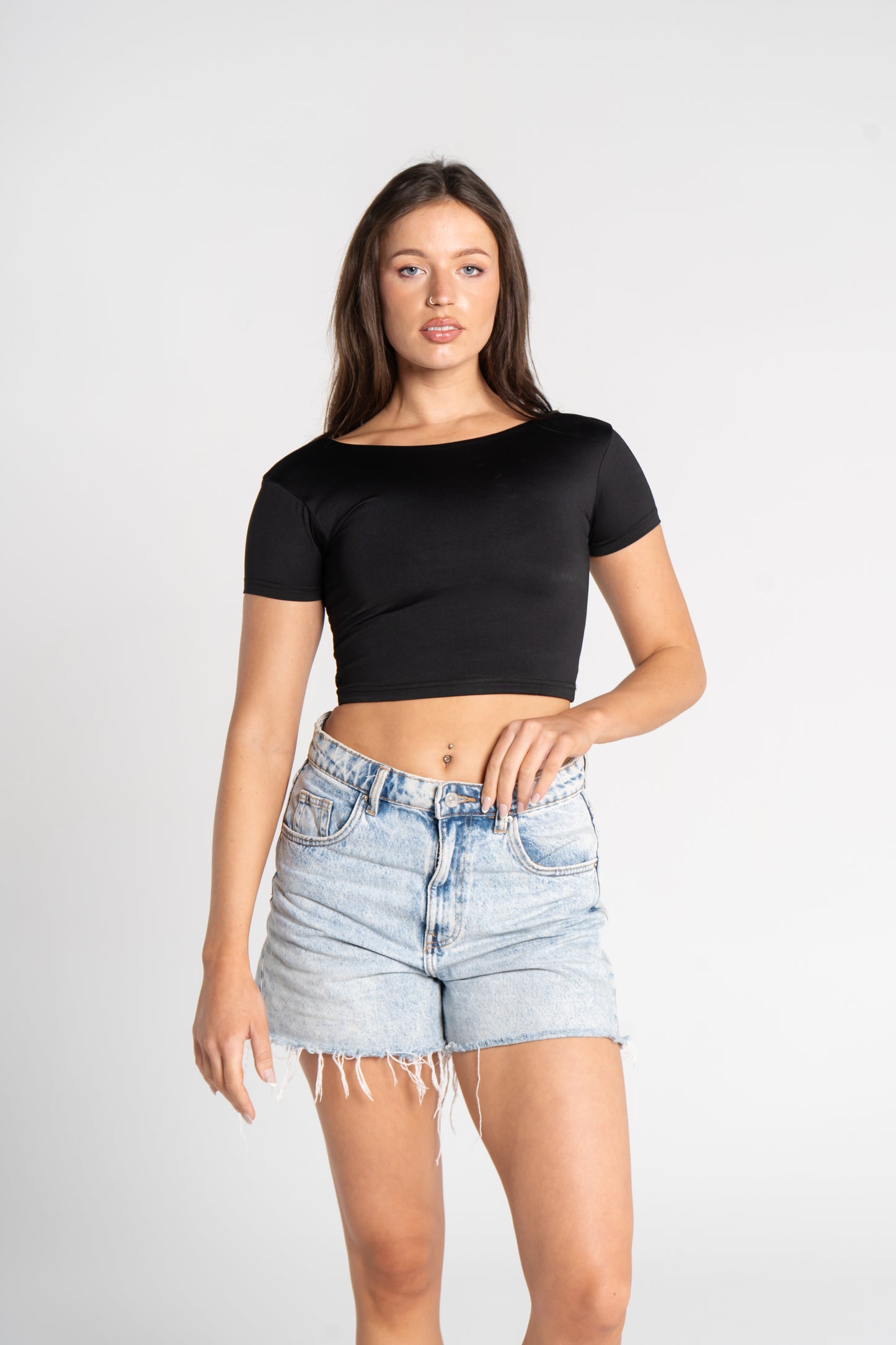 CROPPED BACKLESS ROUND NECK