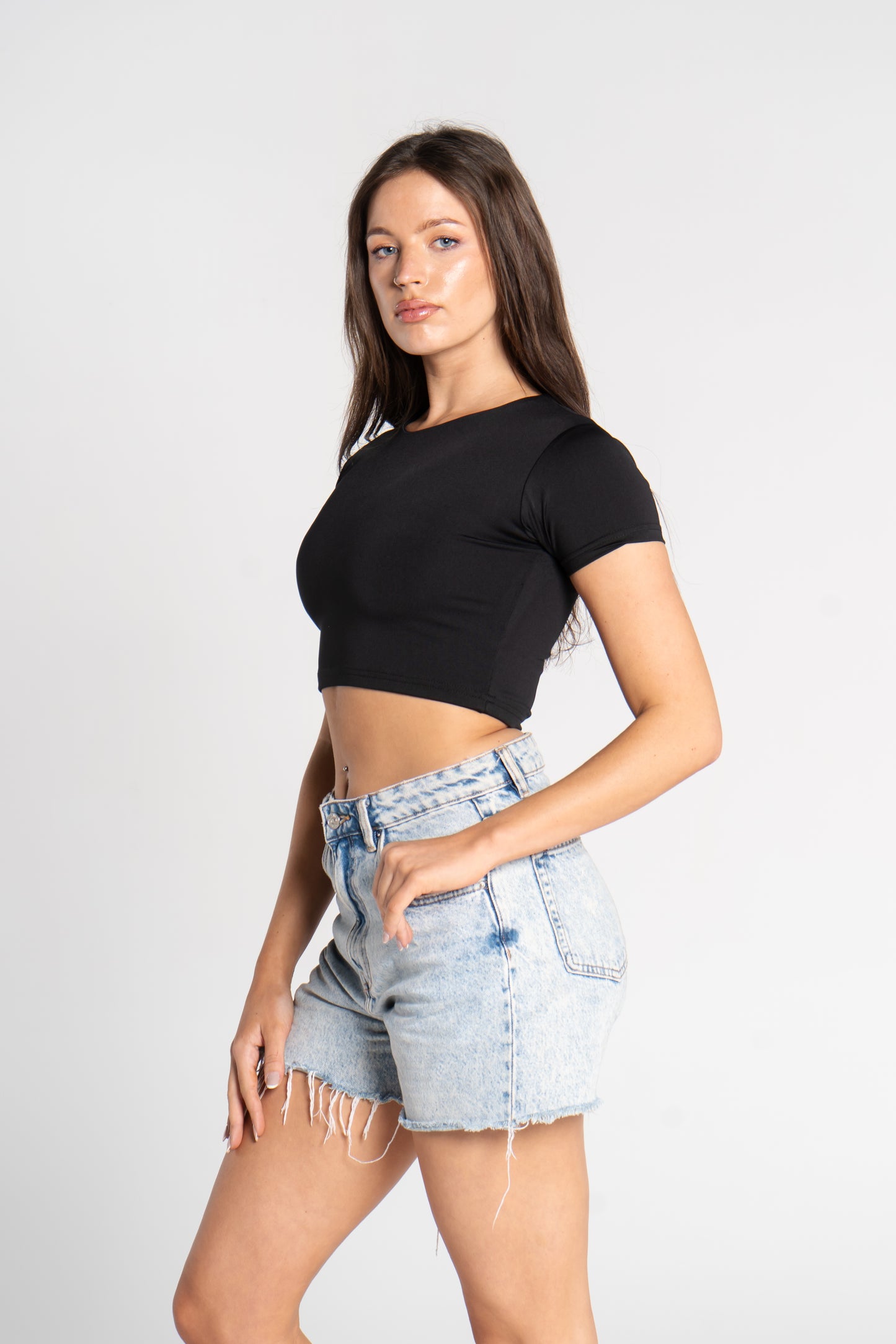 CROPPED ROUND NECK