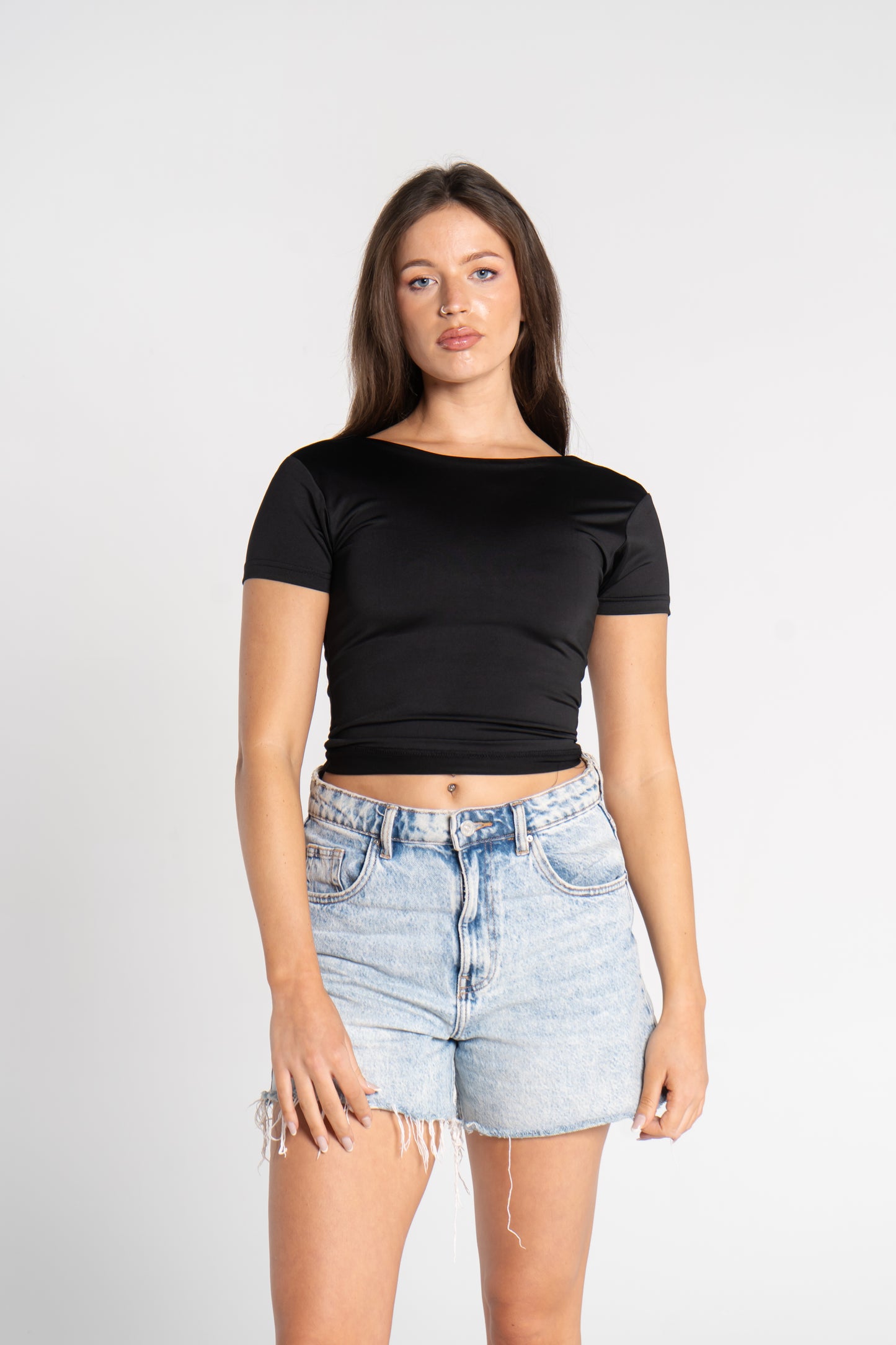 BACKLESS ROUND NECK
