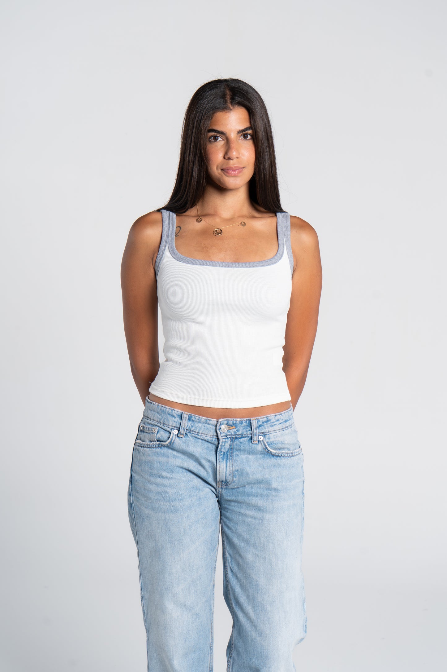 RIBBED SQUARE NECK TANK – COLORED STRAP