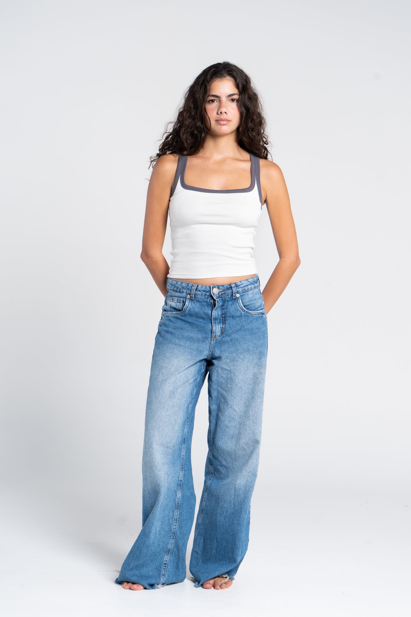RIBBED SQUARE NECK TANK – COLORED STRAP