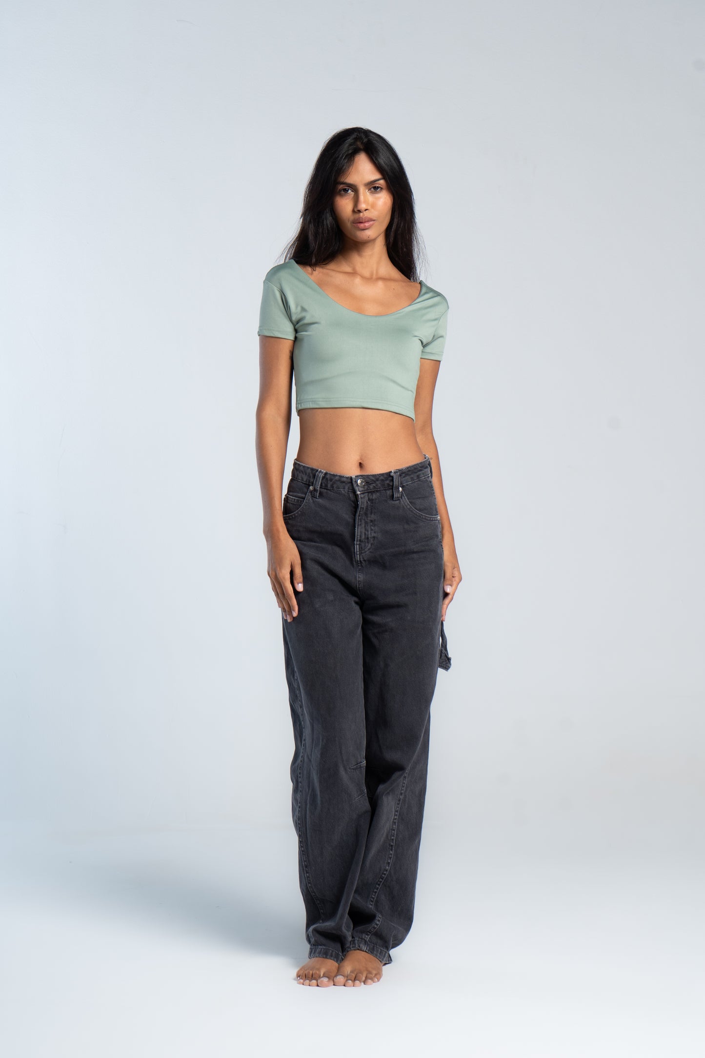 CROPPED BACKLESS WIDE NECK
