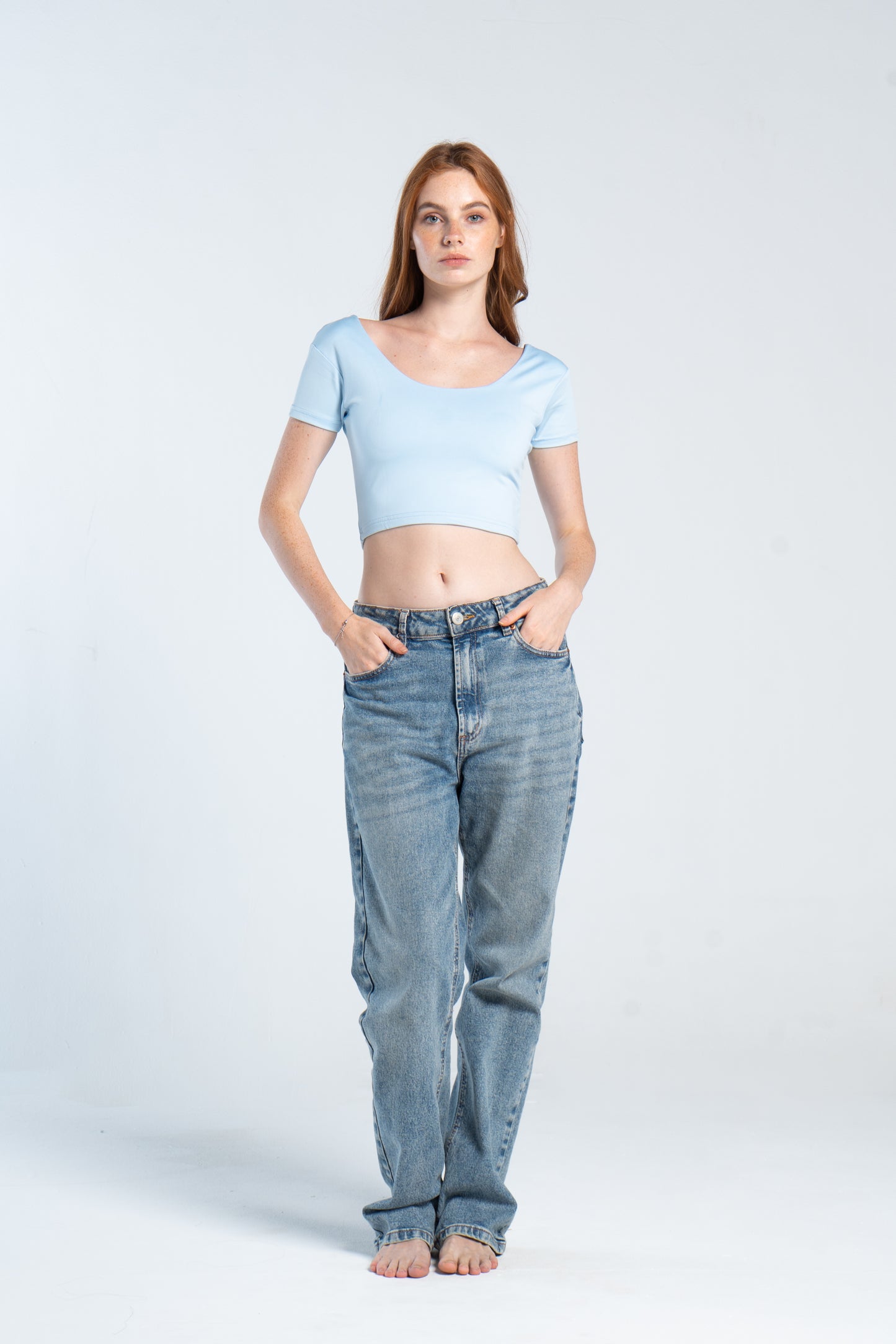 CROPPED BACKLESS WIDE NECK