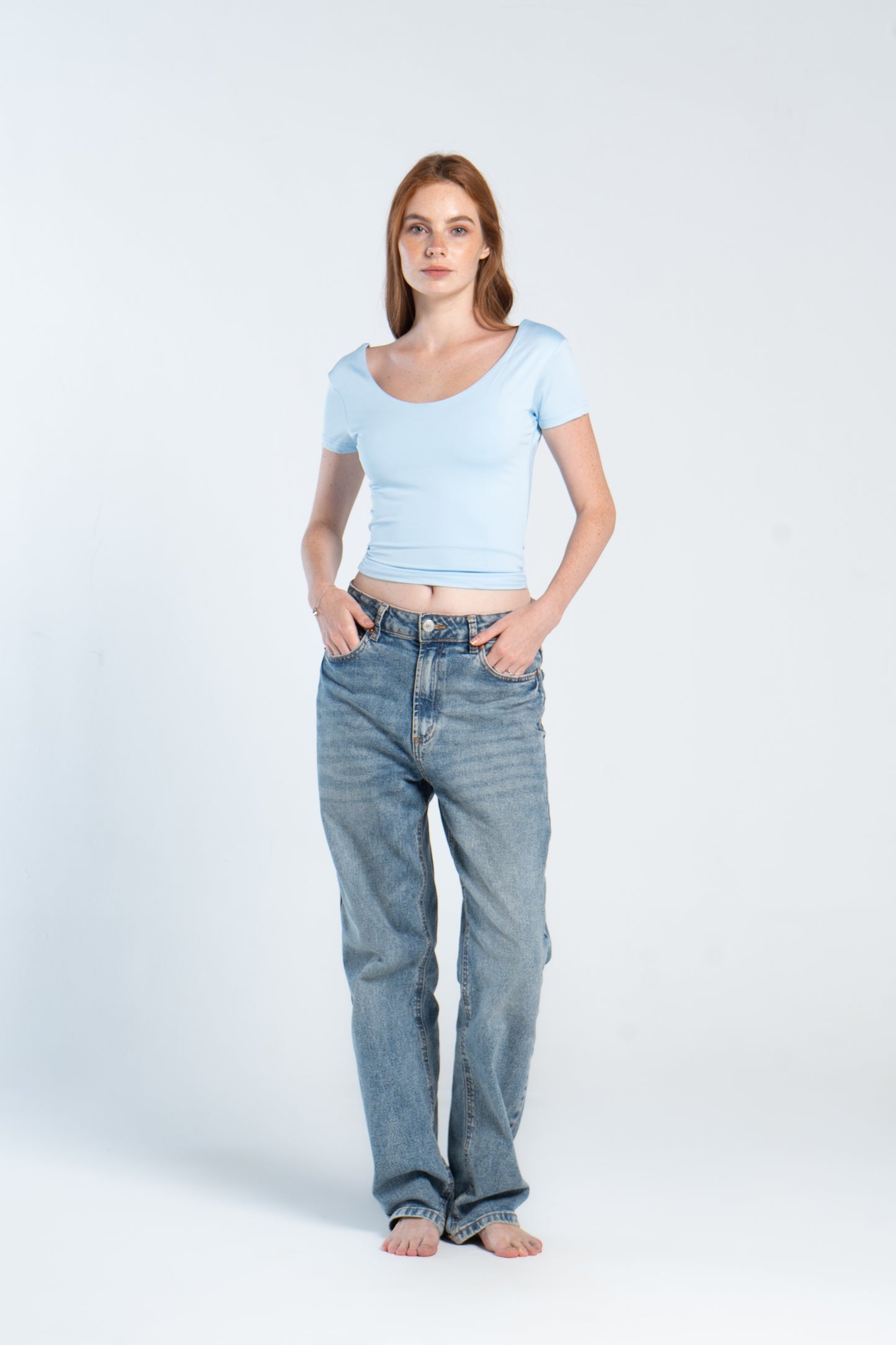 BACKLESS WIDE NECK