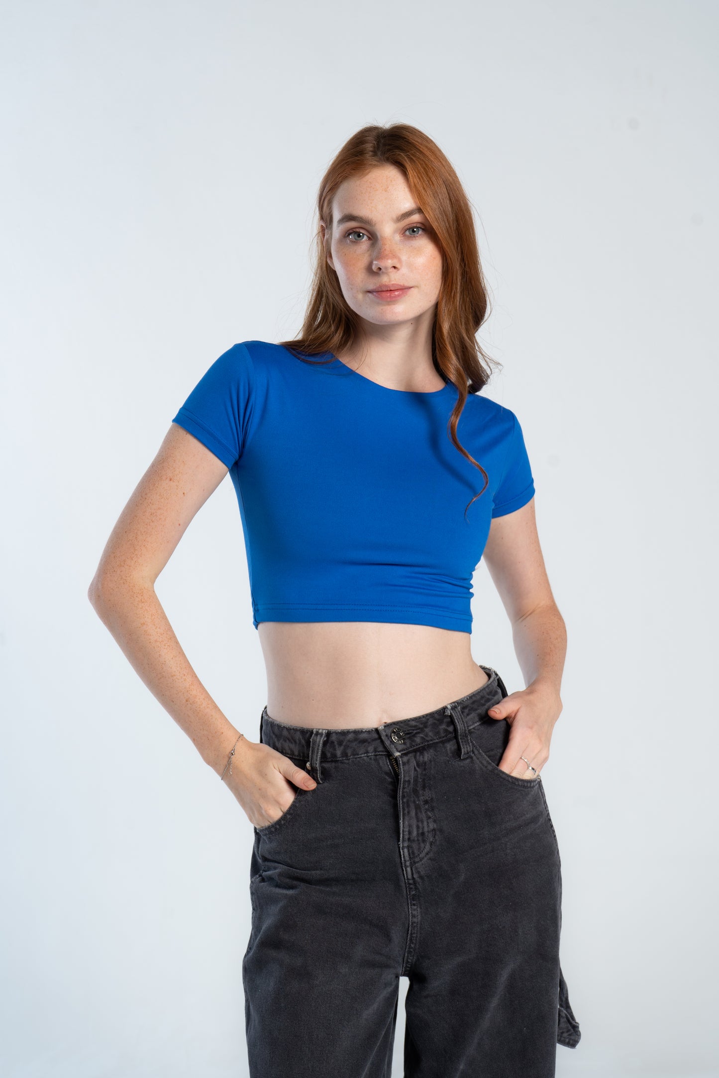 CROPPED ROUND NECK