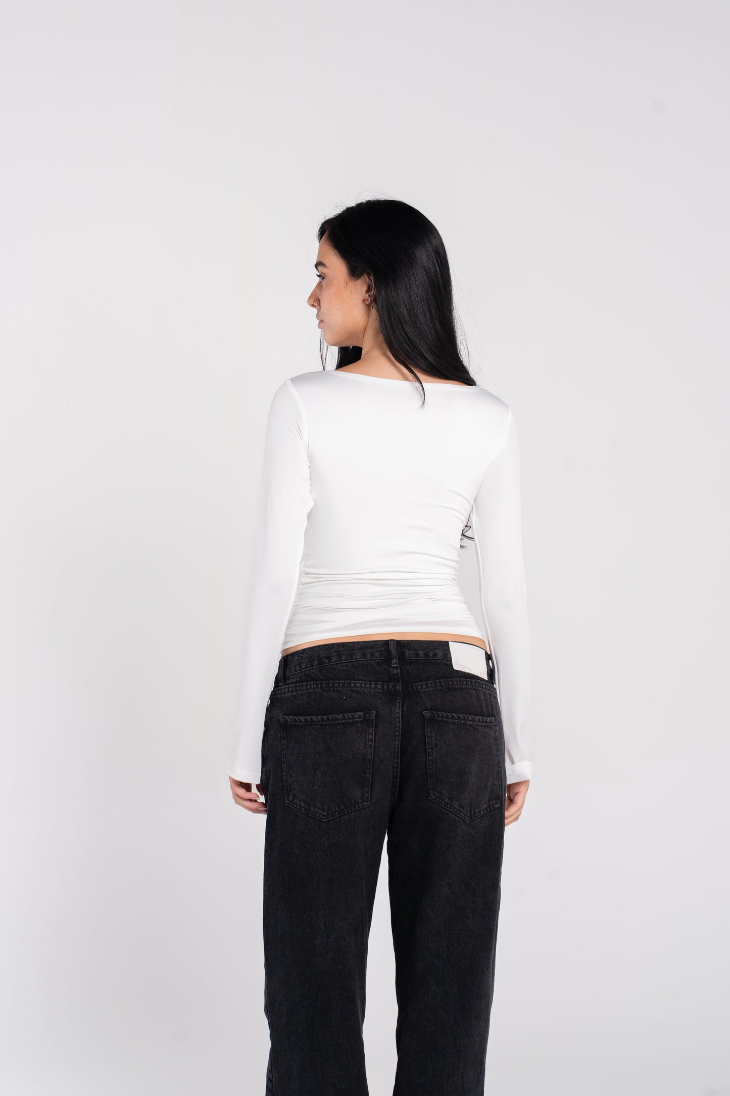 WIDE SHOULDER FLARED SLEEVE