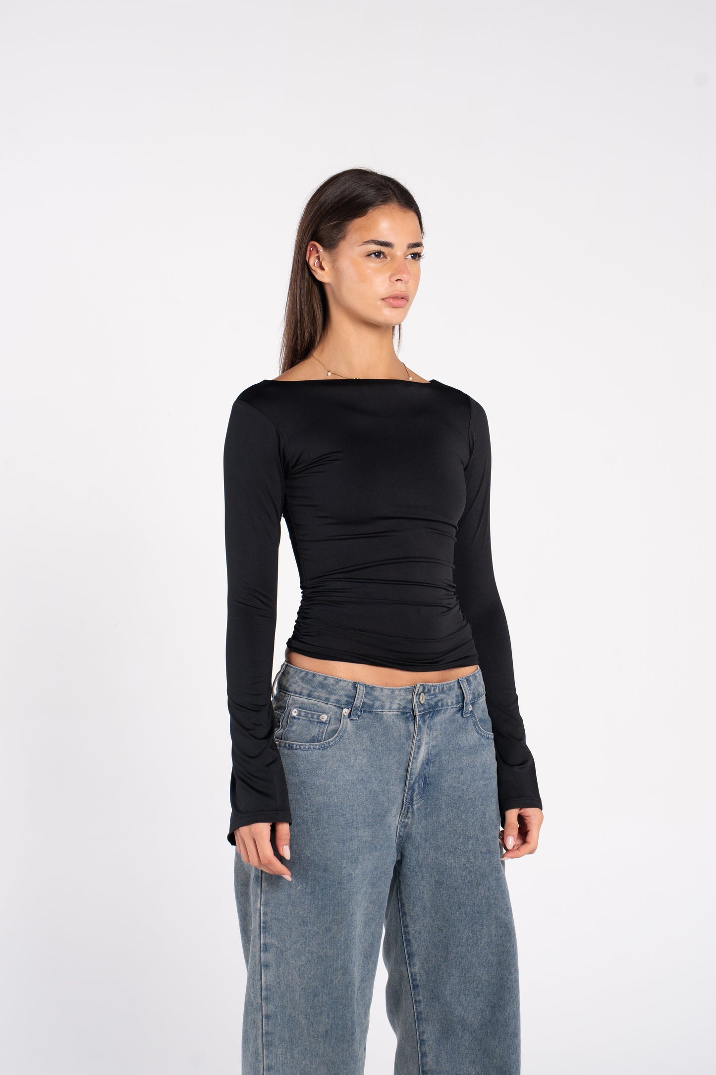 WIDE SHOULDER FLARED SLEEVE