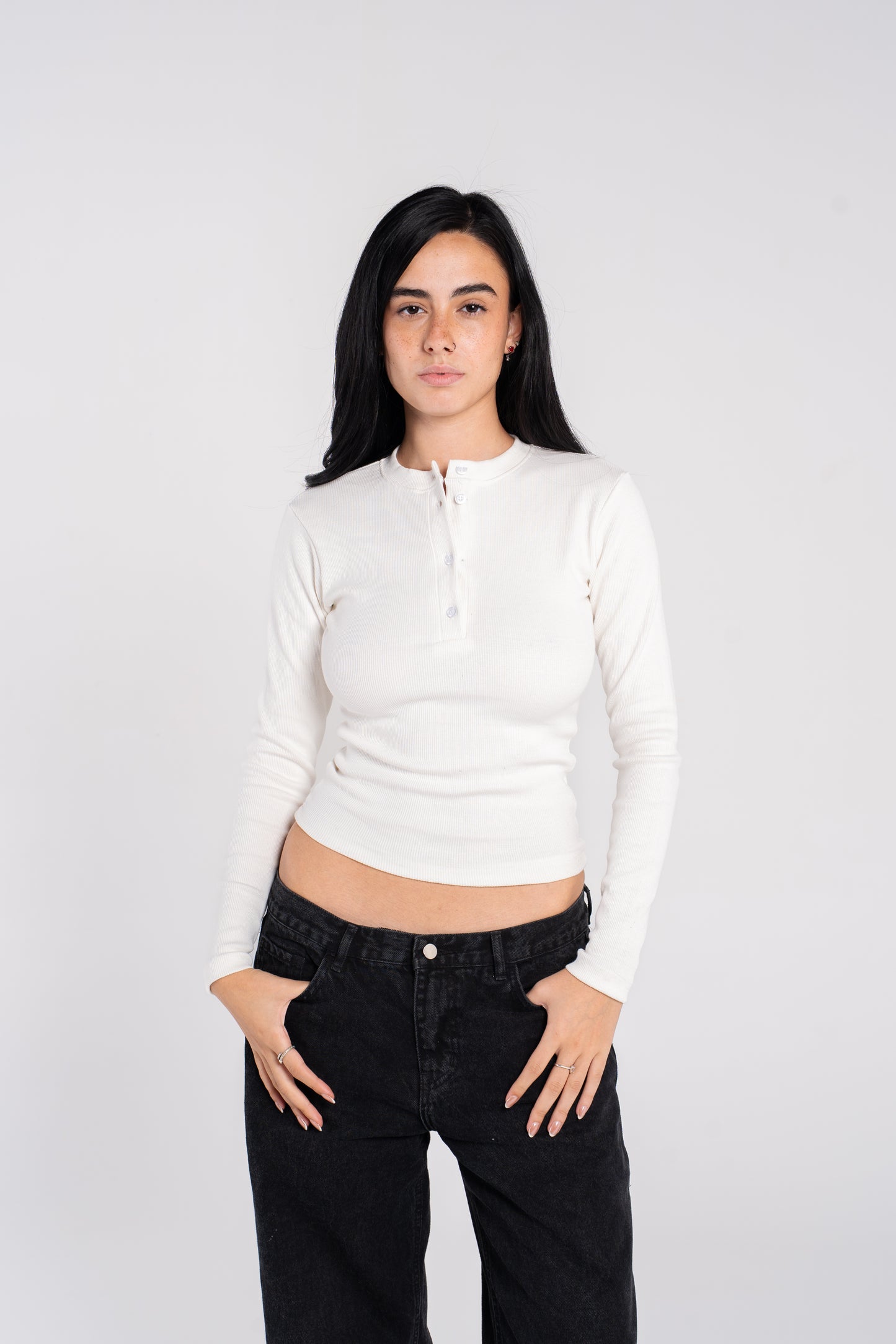 HALF BUTTONS LONG SlEEVE TOP