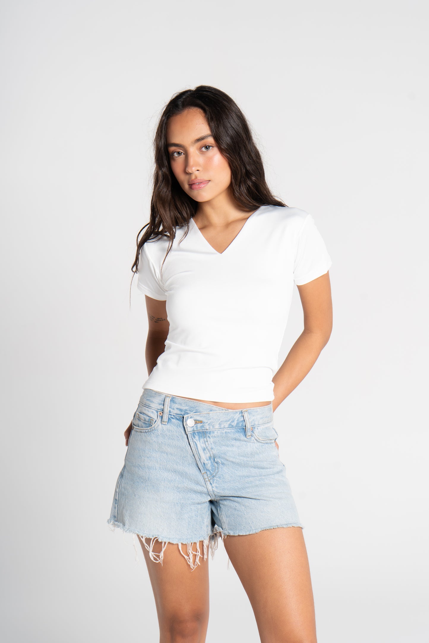 V NECK SHORT SLEEVE