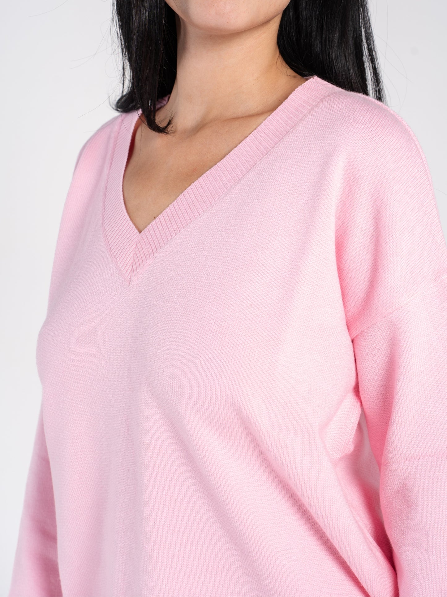 KNIT V NECK SWEATSHIRT