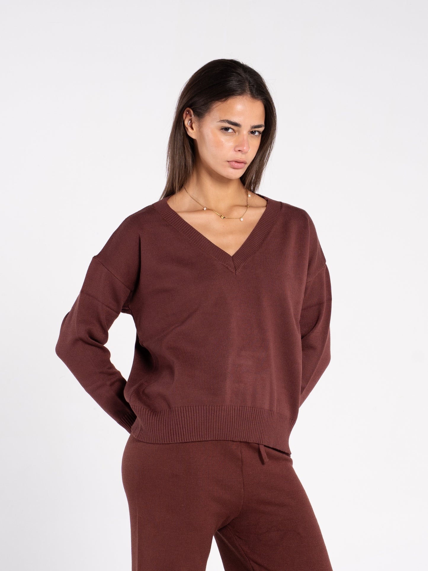 KNIT V NECK SWEATSHIRT