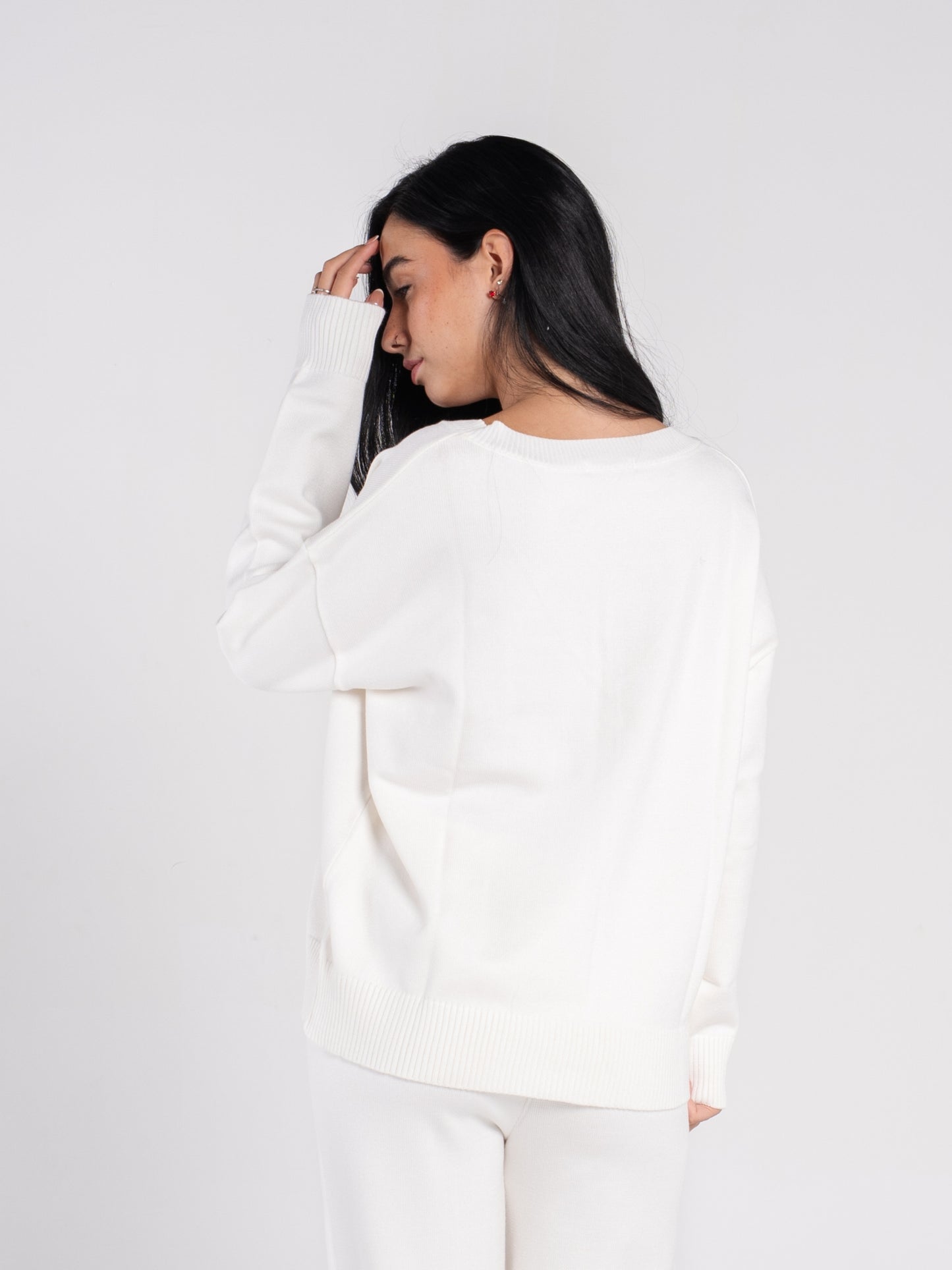 KNIT V NECK SWEATSHIRT