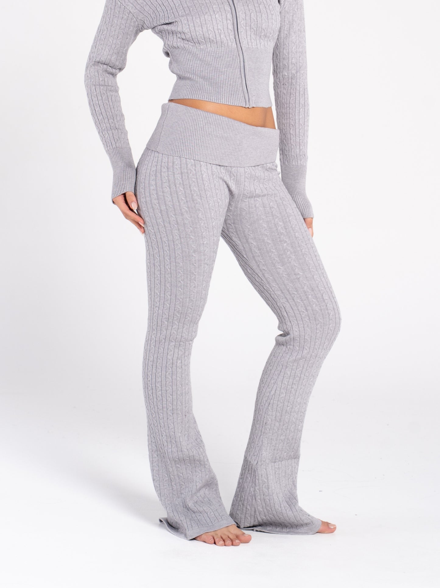CABLE KNIT PANTS