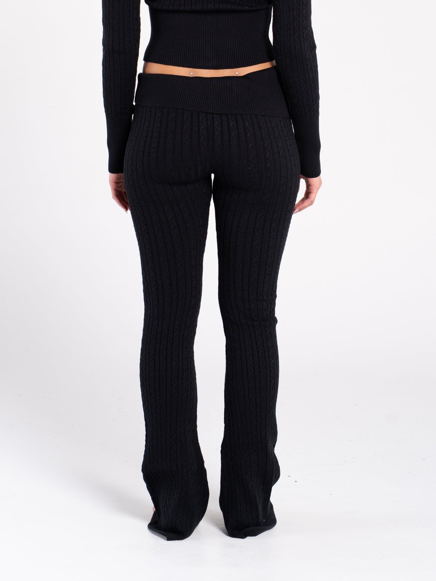 CABLE KNIT PANTS