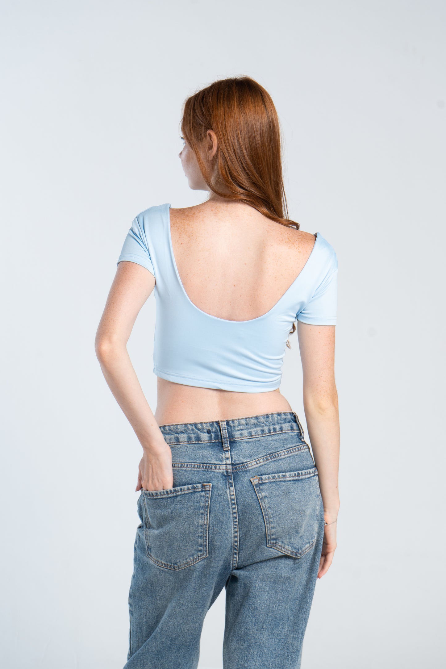 CROPPED BACKLESS WIDE NECK