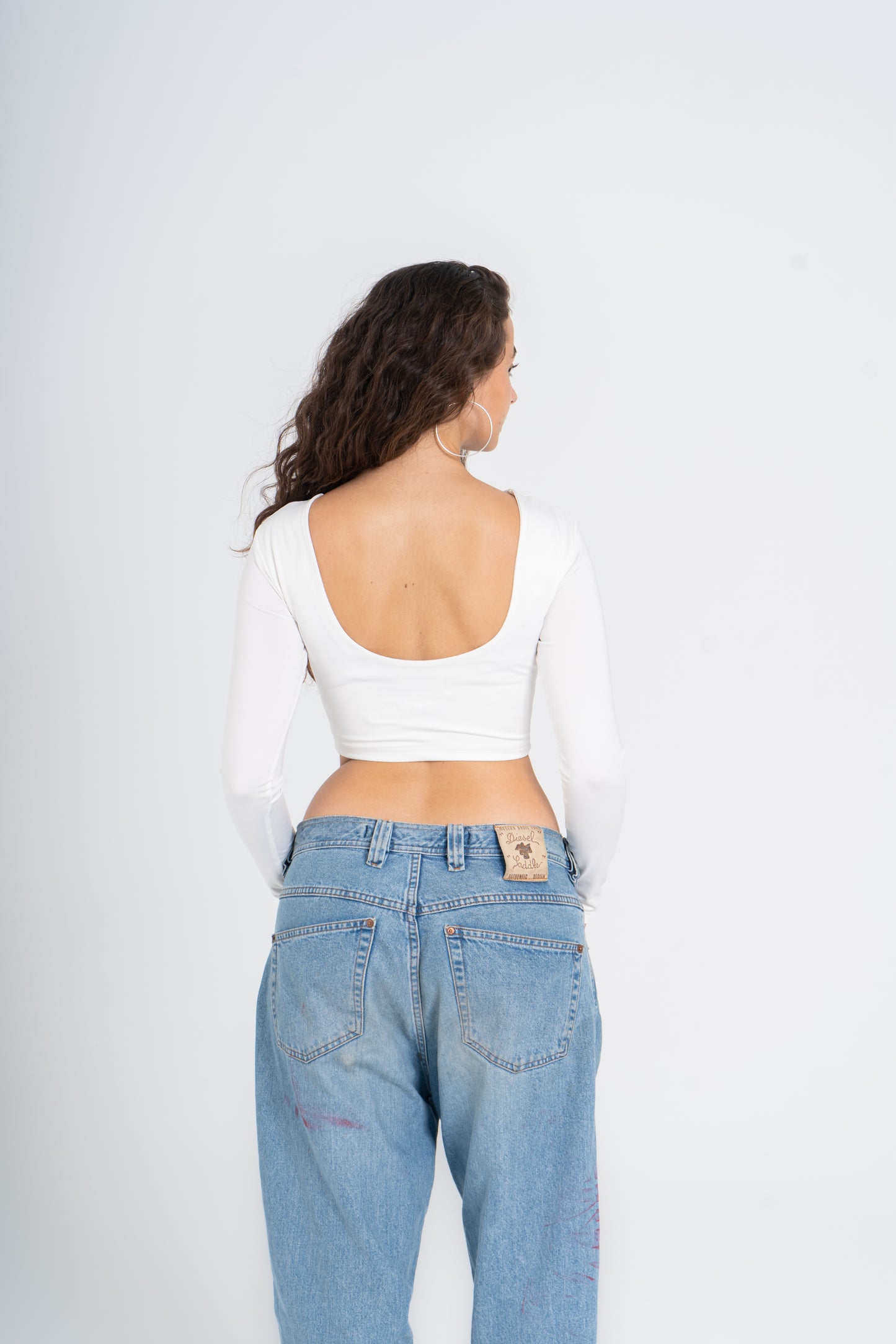 CROPPED BACKLESS ROUND NECK LONG SLEEVE