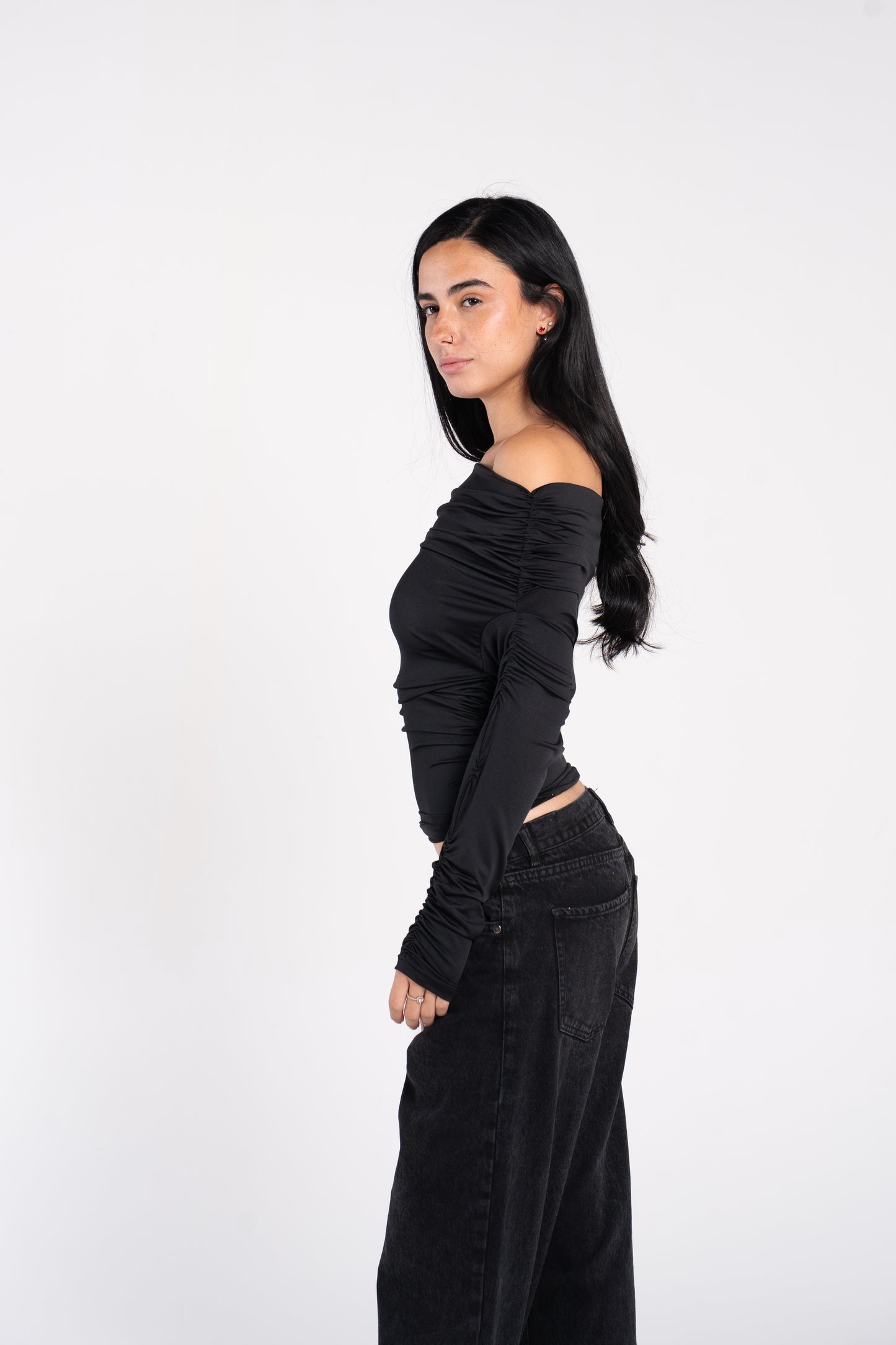 OFF SHOULDER RUCHED LONG SLEEVE