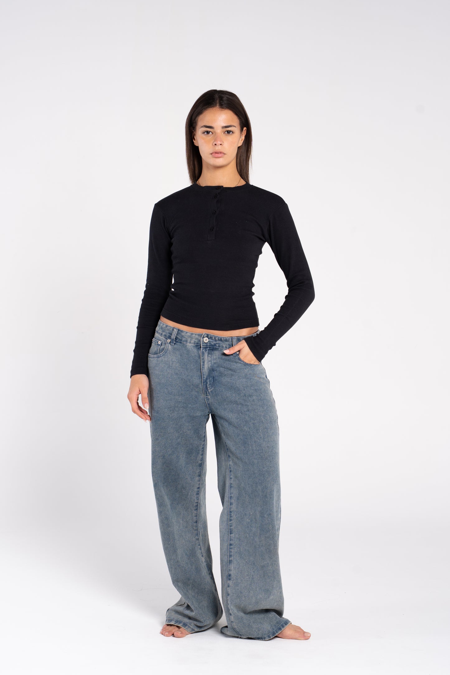 HALF BUTTONS LONG SlEEVE TOP