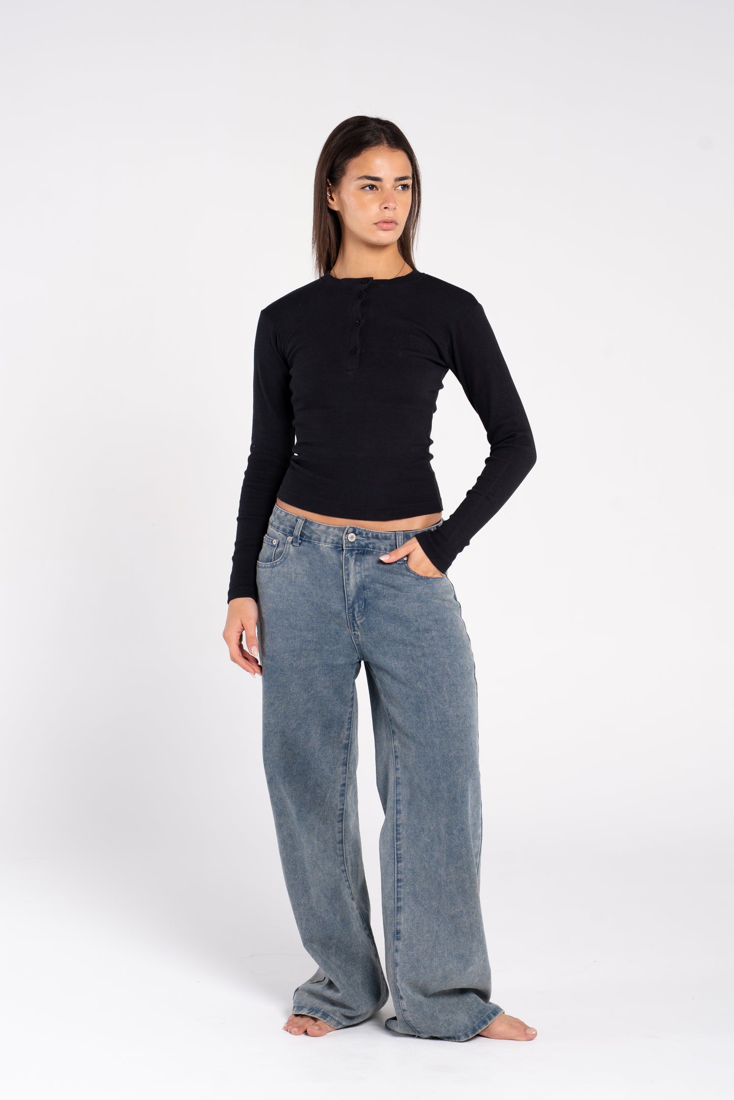 HALF BUTTONS LONG SlEEVE TOP