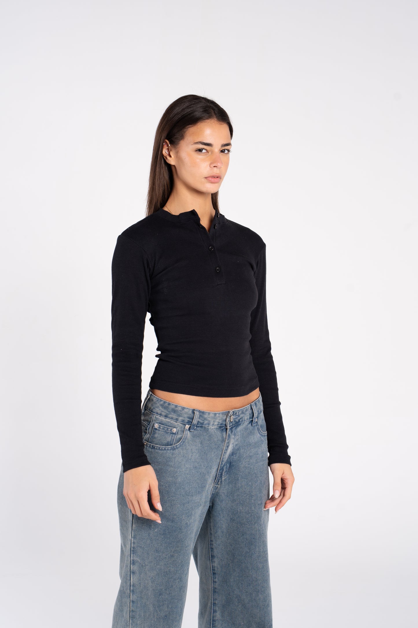 HALF BUTTONS LONG SlEEVE TOP