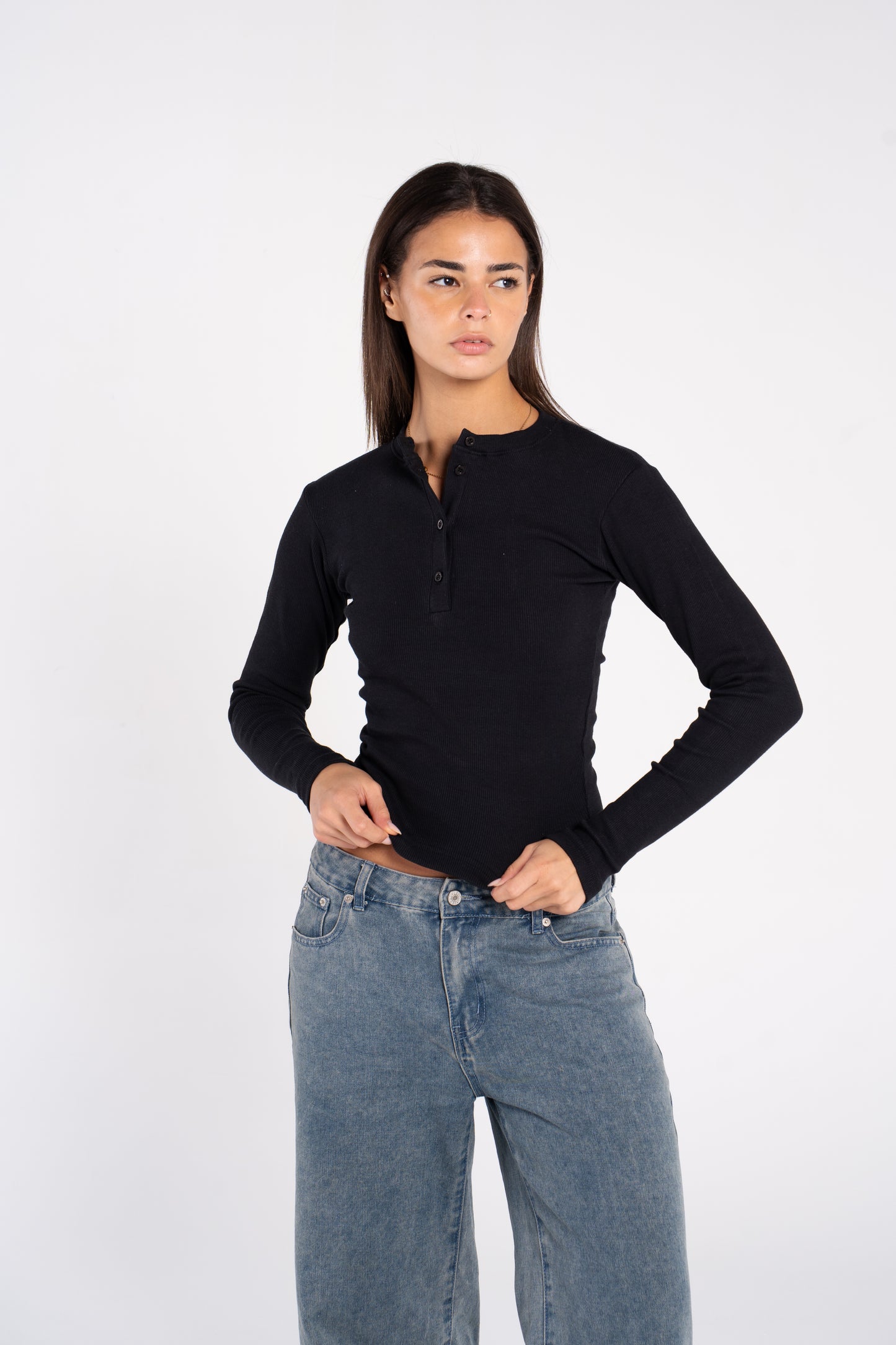 HALF BUTTONS LONG SlEEVE TOP