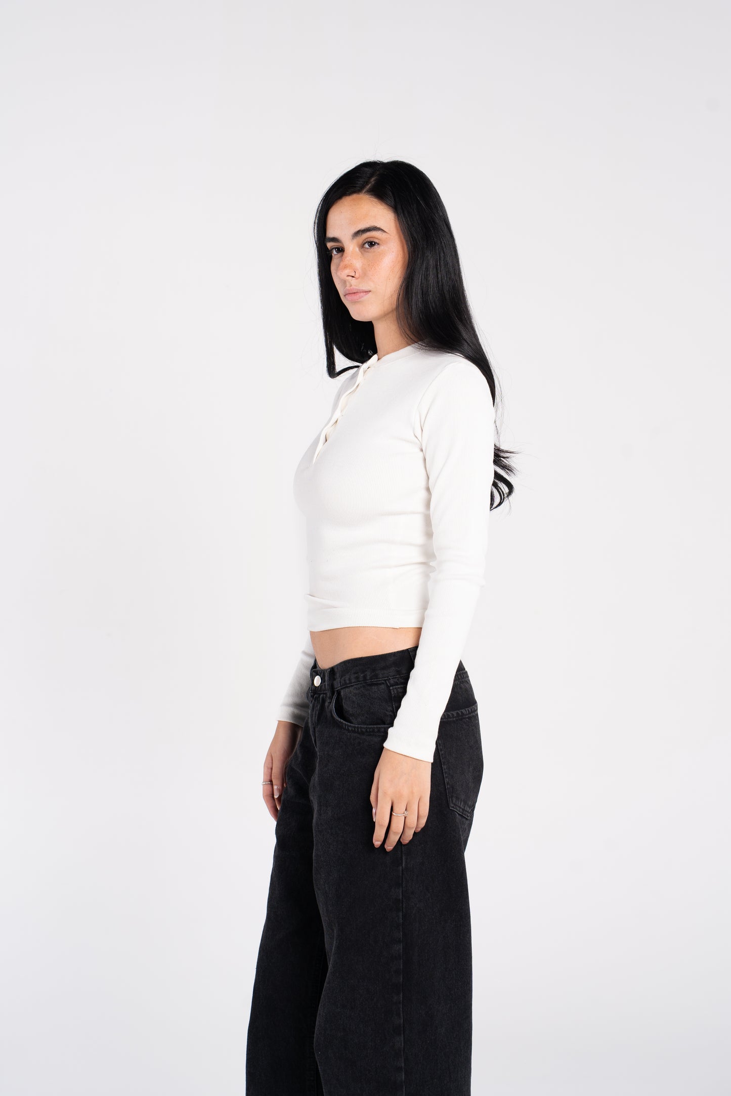HALF BUTTONS LONG SlEEVE TOP